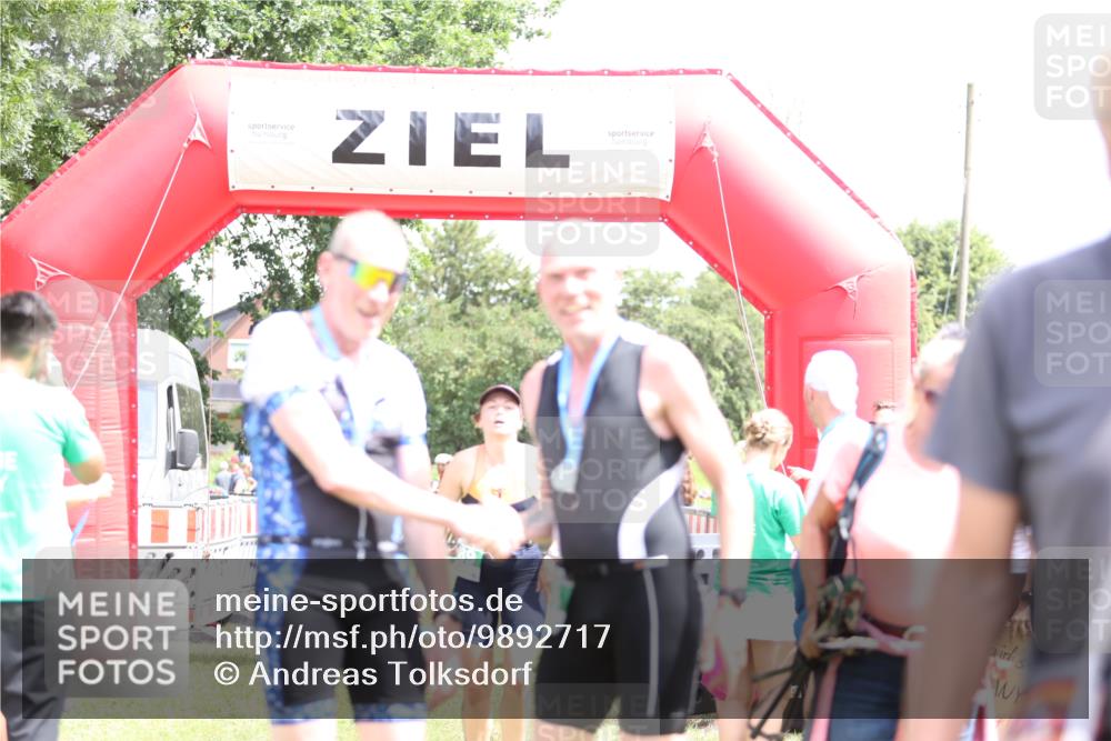 21.06.2026 - 29. Vierlanden-Triathlon Andreas Tolksdorf http://msf.ph/oto/9892717 21.06.2026 13:48:49 Ziel 889, 1040, 889, 1040 meine-sportfotos.de