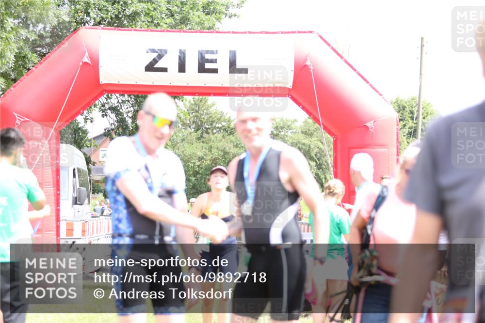 21.06.2026 - 29. Vierlanden-Triathlon Andreas Tolksdorf http://msf.ph/oto/9892718 21.06.2026 13:48:49 Ziel 889, 1040, 889, 1040 meine-sportfotos.de
