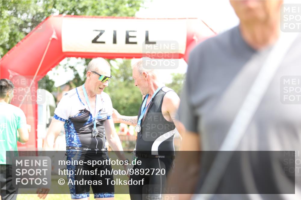 21.06.2026 - 29. Vierlanden-Triathlon Andreas Tolksdorf http://msf.ph/oto/9892720 21.06.2026 13:48:50 Ziel 889, 1040, 889, 1040 meine-sportfotos.de