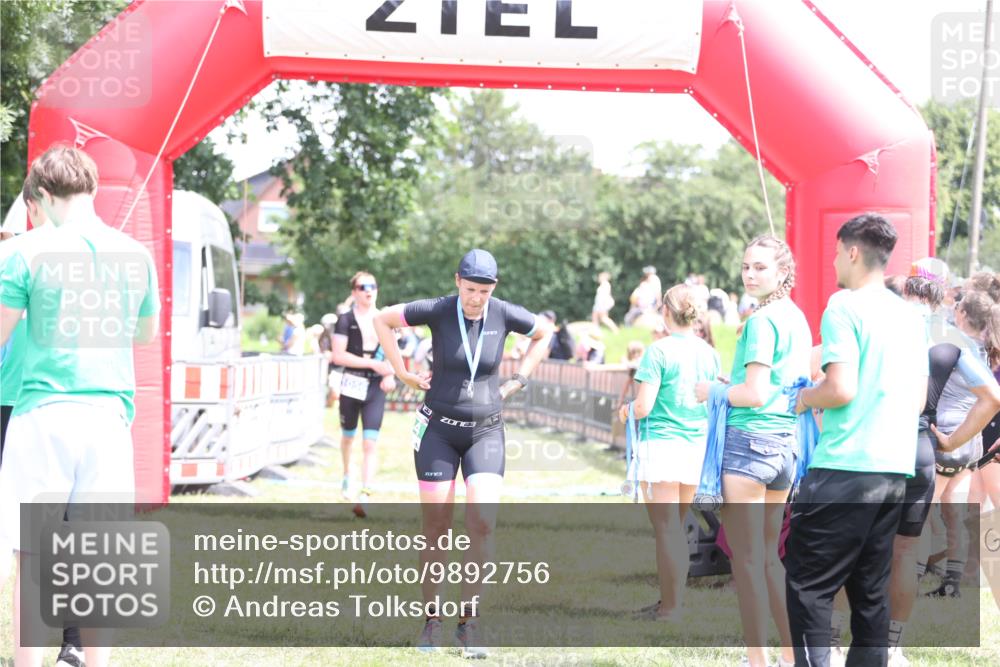21.06.2026 - 29. Vierlanden-Triathlon Andreas Tolksdorf http://msf.ph/oto/9892756 21.06.2026 13:49:49 Ziel 280, 1056, 1063, 280, 1056, 1063 meine-sportfotos.de