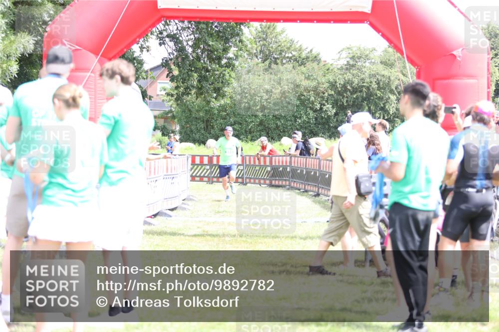 21.06.2026 - 29. Vierlanden-Triathlon Andreas Tolksdorf http://msf.ph/oto/9892782 21.06.2026 13:50:29 Ziel 221, 265, 895, 221, 265, 895 meine-sportfotos.de