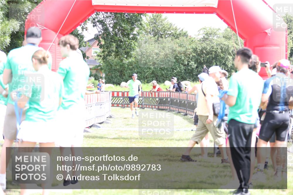 21.06.2026 - 29. Vierlanden-Triathlon Andreas Tolksdorf http://msf.ph/oto/9892783 21.06.2026 13:50:29 Ziel 221, 265, 895, 221, 265, 895 meine-sportfotos.de