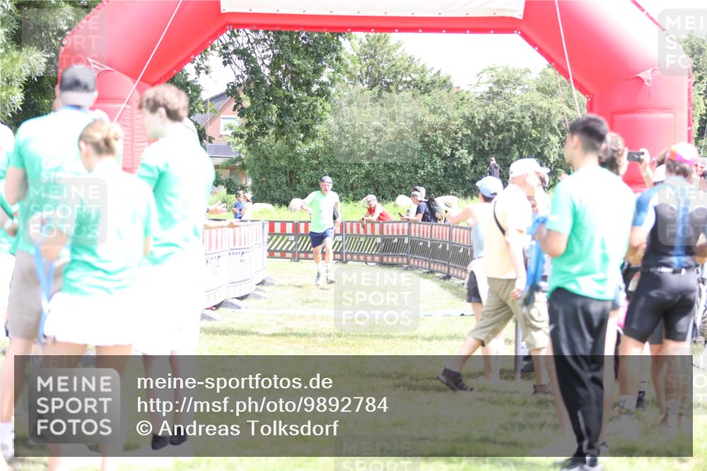21.06.2026 - 29. Vierlanden-Triathlon Andreas Tolksdorf http://msf.ph/oto/9892784 21.06.2026 13:50:29 Ziel 221, 265, 895, 221, 265, 895 meine-sportfotos.de