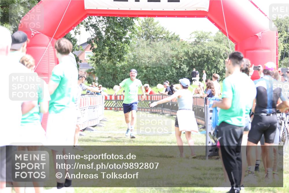 21.06.2026 - 29. Vierlanden-Triathlon Andreas Tolksdorf http://msf.ph/oto/9892807 21.06.2026 13:50:31 Ziel 221, 265, 895, 221, 265, 895 meine-sportfotos.de