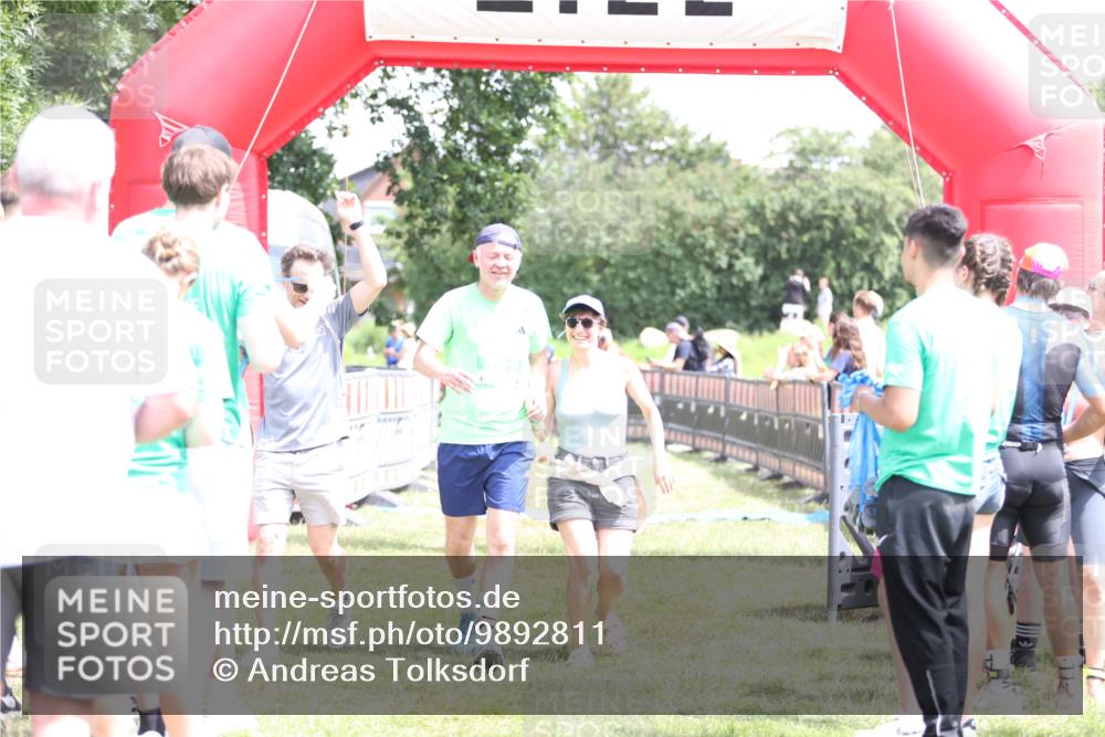 21.06.2026 - 29. Vierlanden-Triathlon Andreas Tolksdorf http://msf.ph/oto/9892811 21.06.2026 13:50:33 Ziel 221, 265, 895, 221, 265, 895 meine-sportfotos.de