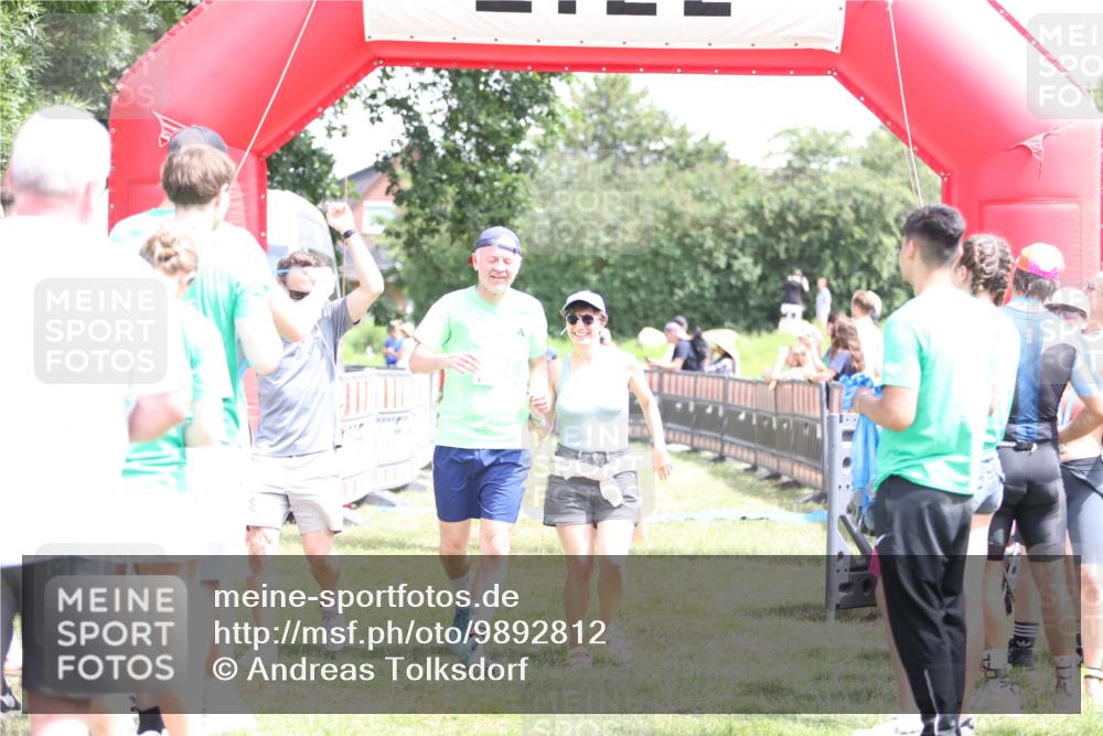 21.06.2026 - 29. Vierlanden-Triathlon Andreas Tolksdorf http://msf.ph/oto/9892812 21.06.2026 13:50:33 Ziel 221, 265, 895, 221, 265, 895 meine-sportfotos.de