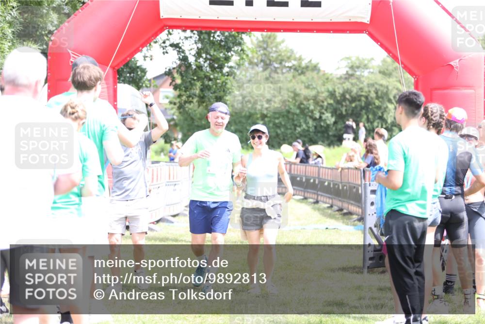 21.06.2026 - 29. Vierlanden-Triathlon Andreas Tolksdorf http://msf.ph/oto/9892813 21.06.2026 13:50:33 Ziel 221, 265, 895, 221, 265, 895 meine-sportfotos.de