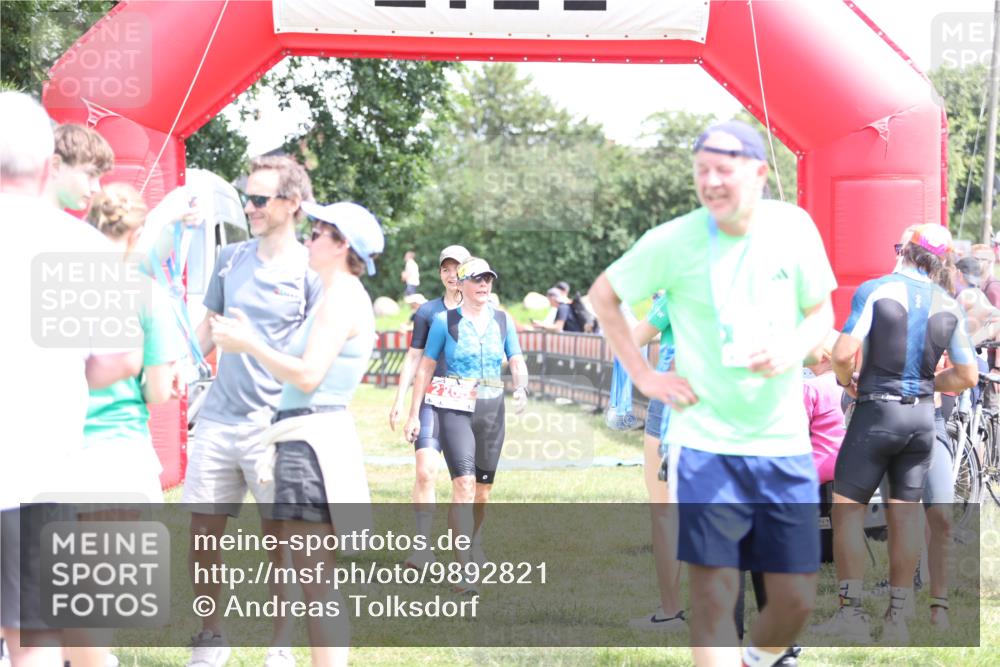 21.06.2026 - 29. Vierlanden-Triathlon Andreas Tolksdorf http://msf.ph/oto/9892821 21.06.2026 13:50:39 Ziel 221, 265, 766, 1033, 1080, 221, 265, 766, 1033, 1080 meine-sportfotos.de
