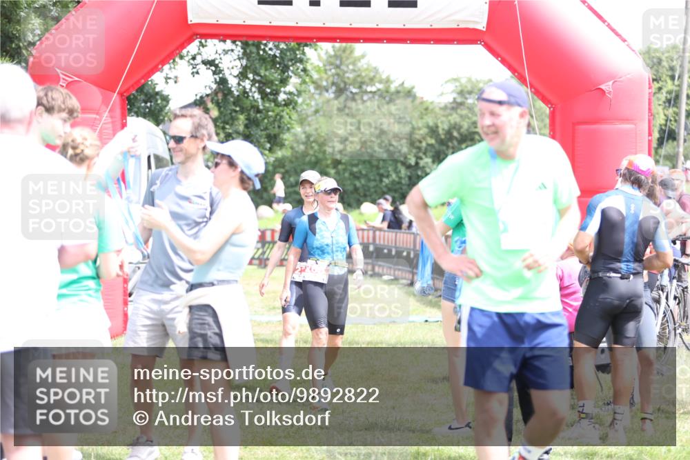 21.06.2026 - 29. Vierlanden-Triathlon Andreas Tolksdorf http://msf.ph/oto/9892822 21.06.2026 13:50:39 Ziel 221, 265, 766, 1033, 1080, 221, 265, 766, 1033, 1080 meine-sportfotos.de