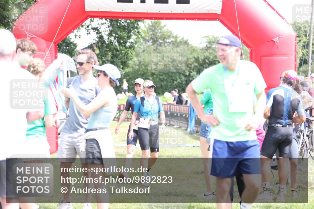 21.06.2026 - 29. Vierlanden-Triathlon Andreas Tolksdorf http://msf.ph/oto/9892823 21.06.2026 13:50:39 Ziel 221, 265, 766, 1033, 1080, 221, 265, 766, 1033, 1080 meine-sportfotos.de