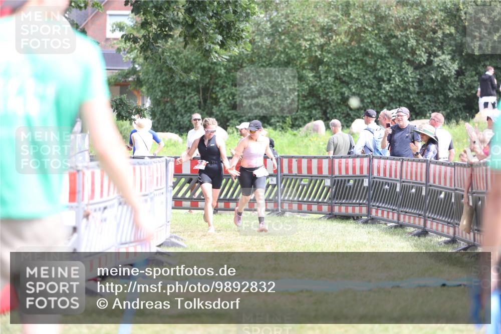 21.06.2026 - 29. Vierlanden-Triathlon Andreas Tolksdorf http://msf.ph/oto/9892832 21.06.2026 13:51:25 Ziel 229, 878, 229, 878 meine-sportfotos.de