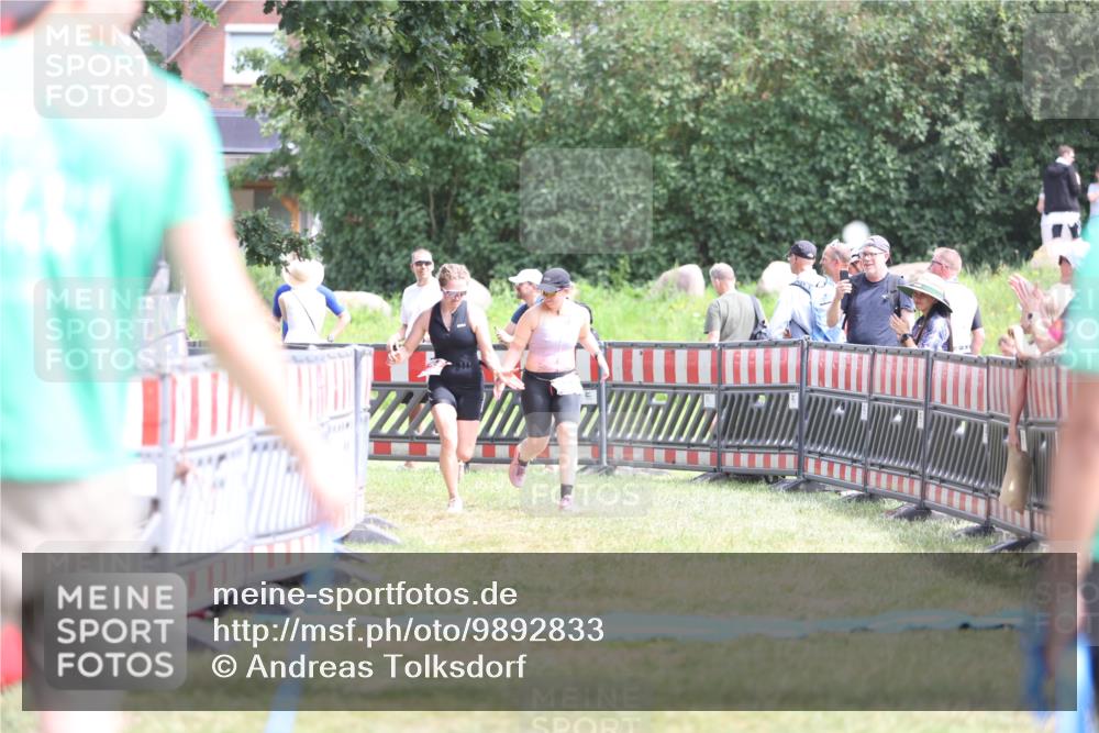 21.06.2026 - 29. Vierlanden-Triathlon Andreas Tolksdorf http://msf.ph/oto/9892833 21.06.2026 13:51:25 Ziel 229, 878, 229, 878 meine-sportfotos.de