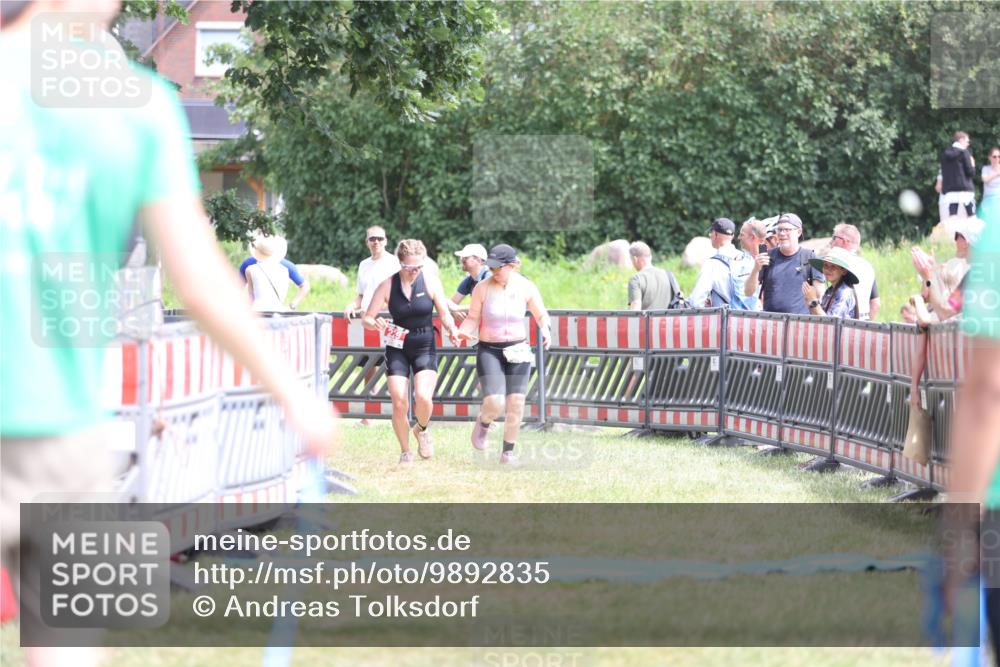 21.06.2026 - 29. Vierlanden-Triathlon Andreas Tolksdorf http://msf.ph/oto/9892835 21.06.2026 13:51:25 Ziel 229, 878, 229, 878 meine-sportfotos.de