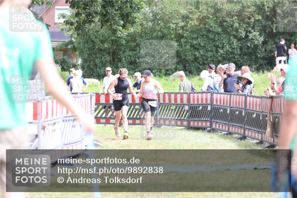 21.06.2026 - 29. Vierlanden-Triathlon Andreas Tolksdorf http://msf.ph/oto/9892838 21.06.2026 13:51:25 Ziel 229, 878, 229, 878 meine-sportfotos.de