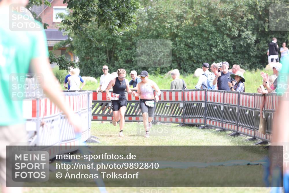 21.06.2026 - 29. Vierlanden-Triathlon Andreas Tolksdorf http://msf.ph/oto/9892840 21.06.2026 13:51:25 Ziel 229, 878, 229, 878 meine-sportfotos.de