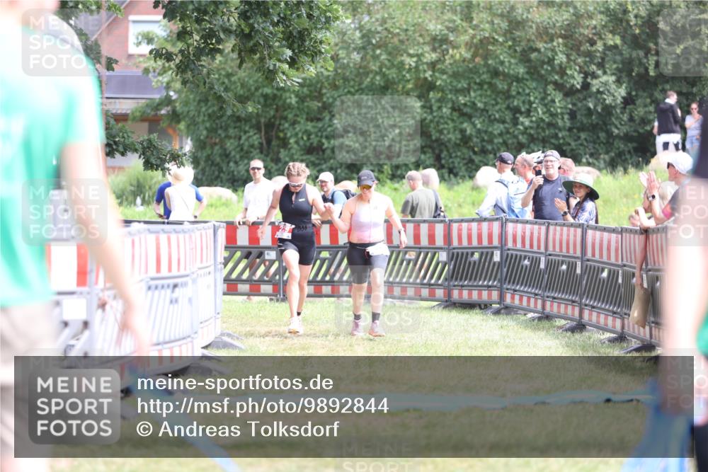 21.06.2026 - 29. Vierlanden-Triathlon Andreas Tolksdorf http://msf.ph/oto/9892844 21.06.2026 13:51:25 Ziel 229, 878, 229, 878 meine-sportfotos.de