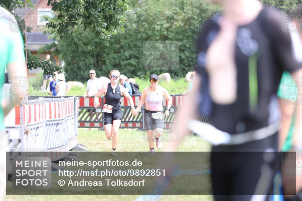 21.06.2026 - 29. Vierlanden-Triathlon Andreas Tolksdorf http://msf.ph/oto/9892851 21.06.2026 13:51:26 Ziel 229, 878, 229, 878 meine-sportfotos.de