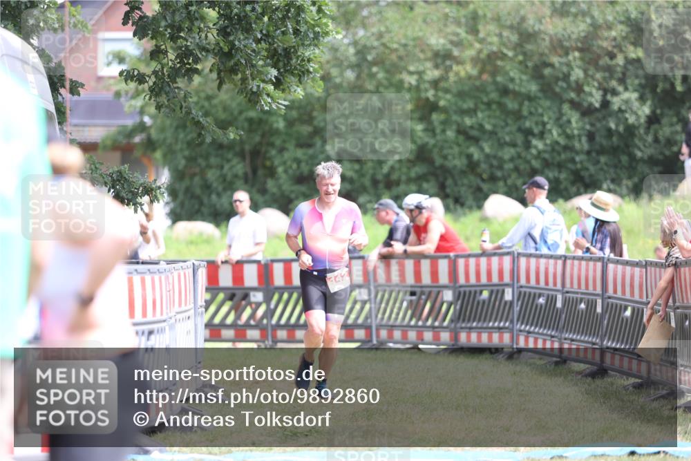 21.06.2026 - 29. Vierlanden-Triathlon Andreas Tolksdorf http://msf.ph/oto/9892860 21.06.2026 13:51:45 Ziel 142, 1022, 1061, 142, 1022, 1061 meine-sportfotos.de