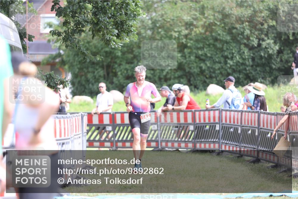 21.06.2026 - 29. Vierlanden-Triathlon Andreas Tolksdorf http://msf.ph/oto/9892862 21.06.2026 13:51:45 Ziel 142, 1022, 1061, 142, 1022, 1061 meine-sportfotos.de