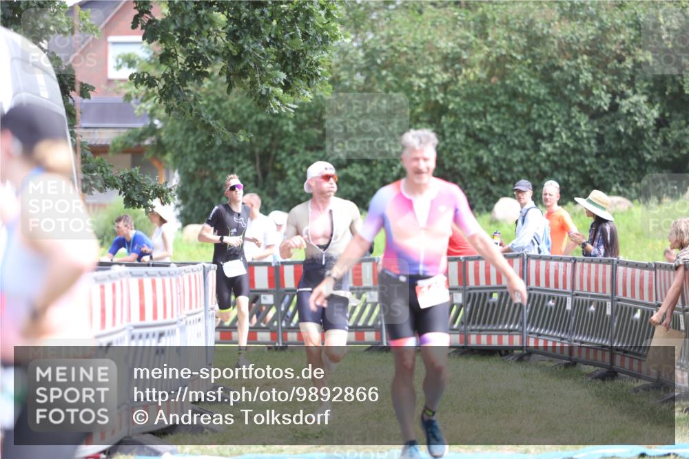 21.06.2026 - 29. Vierlanden-Triathlon Andreas Tolksdorf http://msf.ph/oto/9892866 21.06.2026 13:51:48 Ziel 142, 237, 1022, 1061, 142, 237, 1022, 1061 meine-sportfotos.de