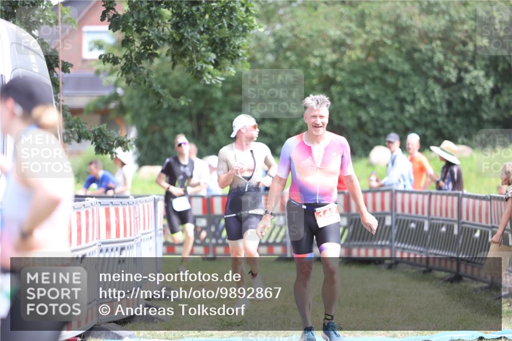 21.06.2026 - 29. Vierlanden-Triathlon Andreas Tolksdorf http://msf.ph/oto/9892867 21.06.2026 13:51:48 Ziel 142, 237, 1022, 1061, 142, 237, 1022, 1061 meine-sportfotos.de