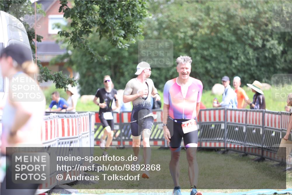 21.06.2026 - 29. Vierlanden-Triathlon Andreas Tolksdorf http://msf.ph/oto/9892868 21.06.2026 13:51:48 Ziel 142, 237, 1022, 1061, 142, 237, 1022, 1061 meine-sportfotos.de