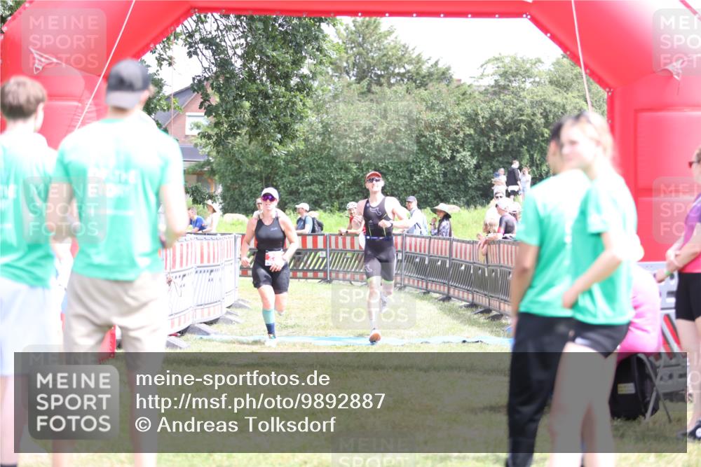 21.06.2026 - 29. Vierlanden-Triathlon Andreas Tolksdorf http://msf.ph/oto/9892887 21.06.2026 13:52:11 Ziel 235, 1028, 1044, 1087, 235, 1028, 1044, 1087 meine-sportfotos.de