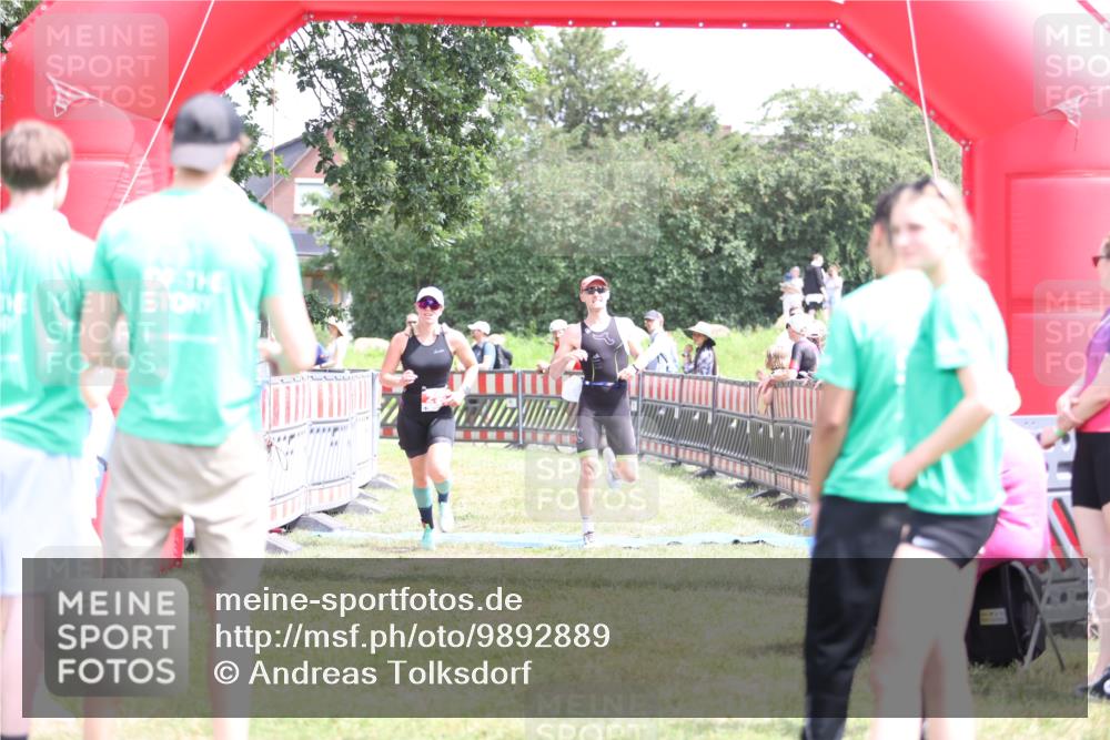 21.06.2026 - 29. Vierlanden-Triathlon Andreas Tolksdorf http://msf.ph/oto/9892889 21.06.2026 13:52:11 Ziel 235, 1028, 1044, 1087, 235, 1028, 1044, 1087 meine-sportfotos.de