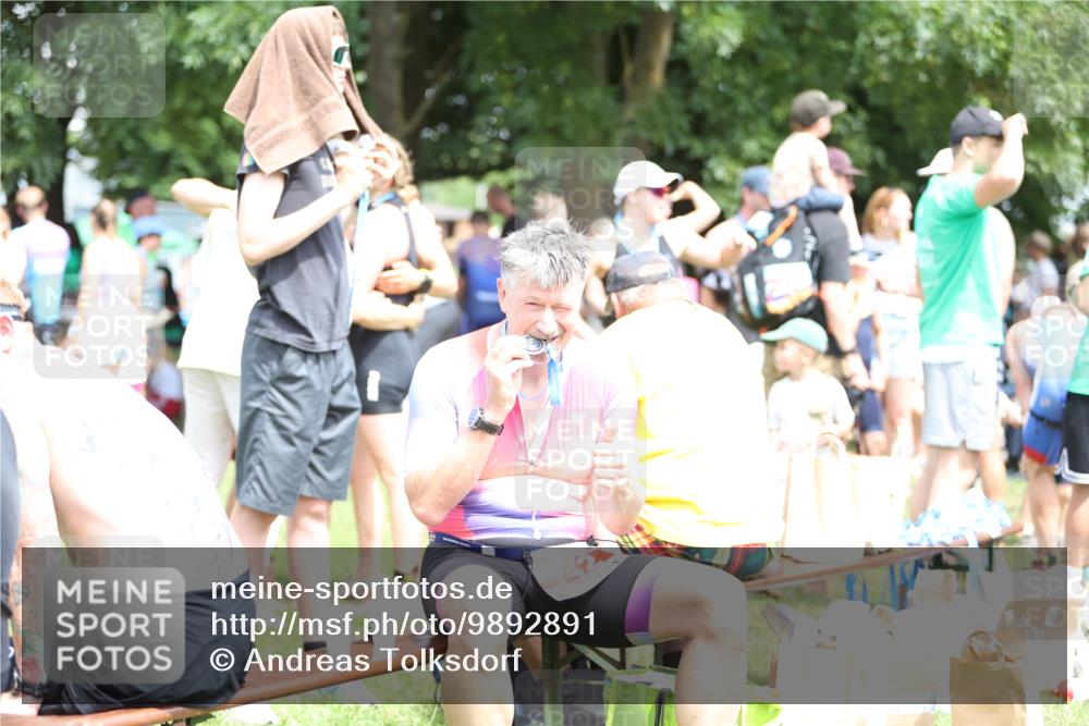 21.06.2026 - 29. Vierlanden-Triathlon Andreas Tolksdorf http://msf.ph/oto/9892891 21.06.2026 13:52:27 Ziel 1064, 1092, 1064, 1092 meine-sportfotos.de