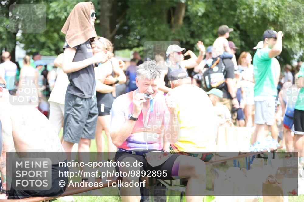 21.06.2026 - 29. Vierlanden-Triathlon Andreas Tolksdorf http://msf.ph/oto/9892895 21.06.2026 13:52:28 Ziel 1064, 1092, 1064, 1092 meine-sportfotos.de