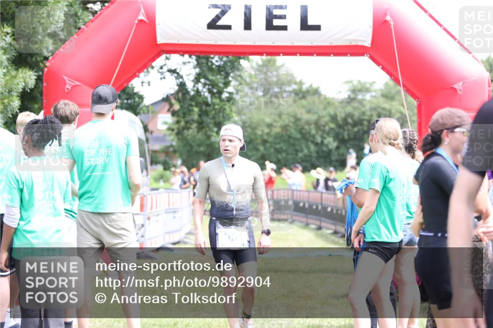 21.06.2026 - 29. Vierlanden-Triathlon Andreas Tolksdorf http://msf.ph/oto/9892904 21.06.2026 13:52:36 Ziel 120, 1029, 1064, 1092, 120, 1029, 1064, 1092 meine-sportfotos.de