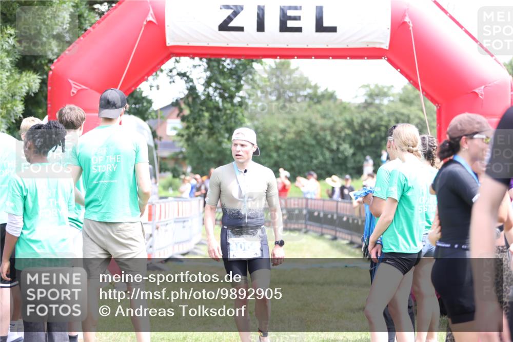 21.06.2026 - 29. Vierlanden-Triathlon Andreas Tolksdorf http://msf.ph/oto/9892905 21.06.2026 13:52:36 Ziel 120, 1029, 1064, 1092, 120, 1029, 1064, 1092 meine-sportfotos.de