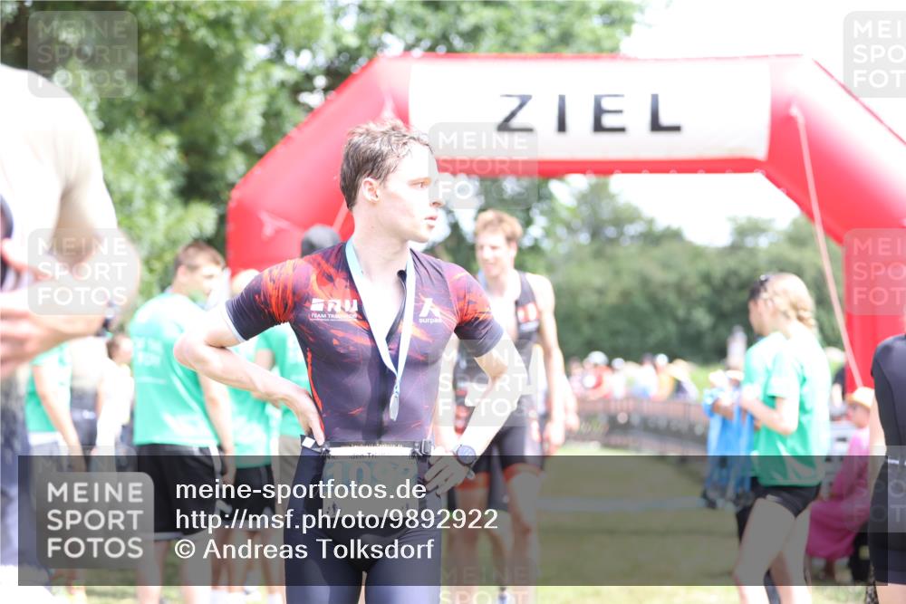 21.06.2026 - 29. Vierlanden-Triathlon Andreas Tolksdorf http://msf.ph/oto/9892922 21.06.2026 13:52:46 Ziel 20, 120, 257, 1029, 20, 120, 257, 1029 meine-sportfotos.de