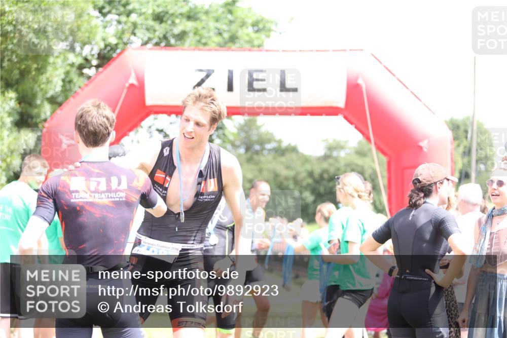 21.06.2026 - 29. Vierlanden-Triathlon Andreas Tolksdorf http://msf.ph/oto/9892923 21.06.2026 13:52:49 Ziel 20, 257, 20, 257 meine-sportfotos.de