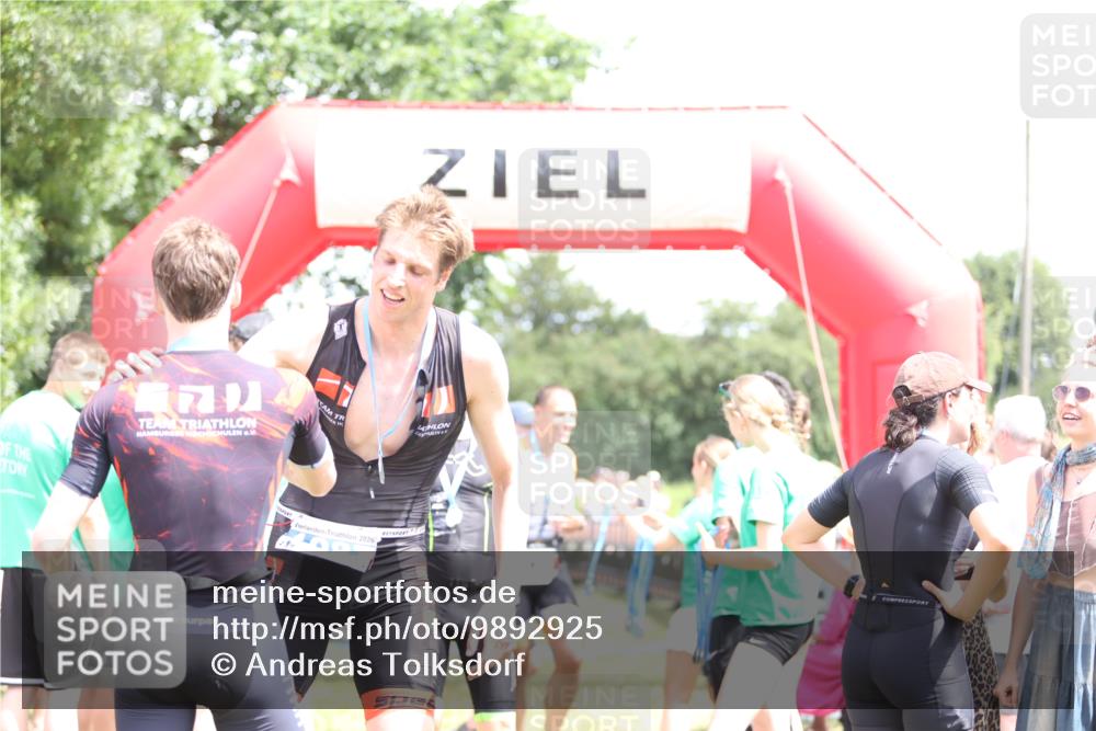 21.06.2026 - 29. Vierlanden-Triathlon Andreas Tolksdorf http://msf.ph/oto/9892925 21.06.2026 13:52:49 Ziel 20, 257, 20, 257 meine-sportfotos.de