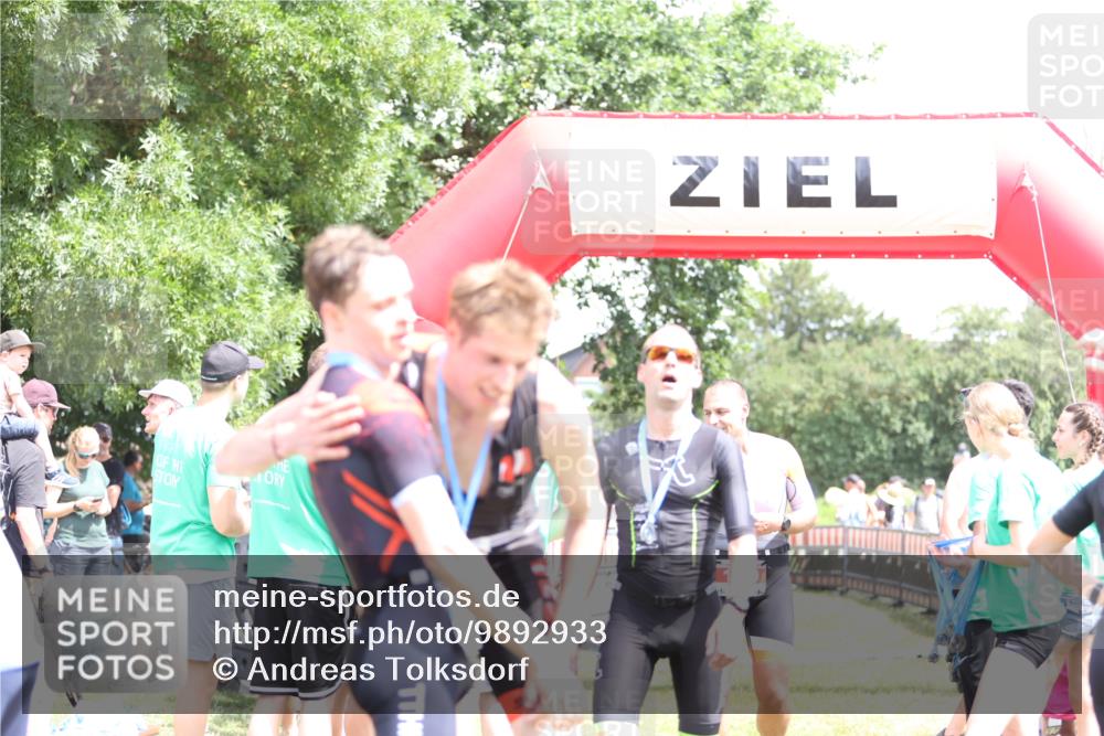 21.06.2026 - 29. Vierlanden-Triathlon Andreas Tolksdorf http://msf.ph/oto/9892933 21.06.2026 13:52:51 Ziel 20, 257, 20, 257 meine-sportfotos.de