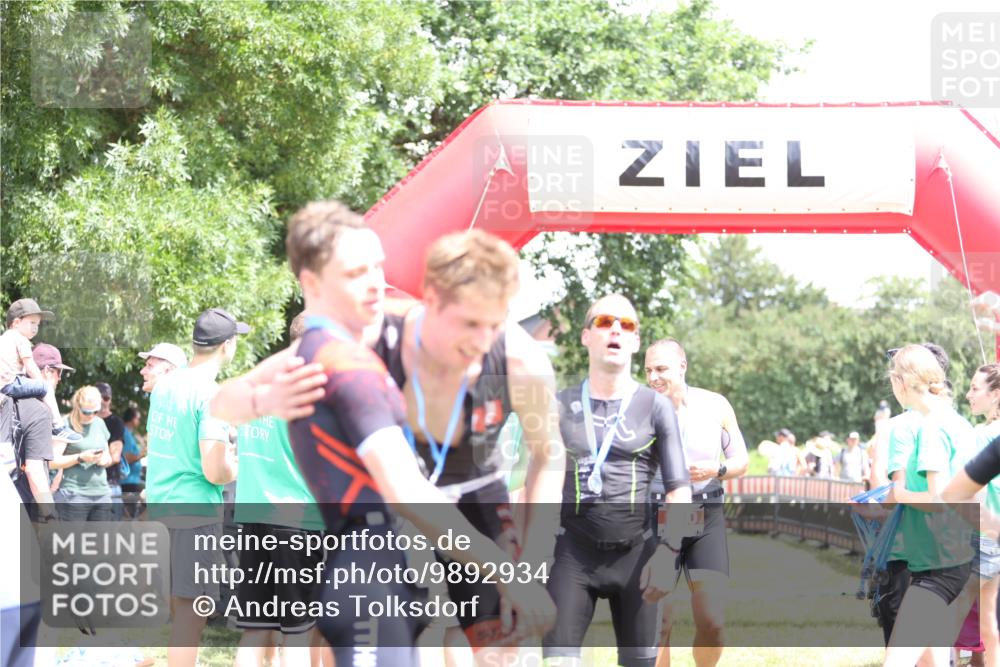 21.06.2026 - 29. Vierlanden-Triathlon Andreas Tolksdorf http://msf.ph/oto/9892934 21.06.2026 13:52:51 Ziel 20, 257, 20, 257 meine-sportfotos.de