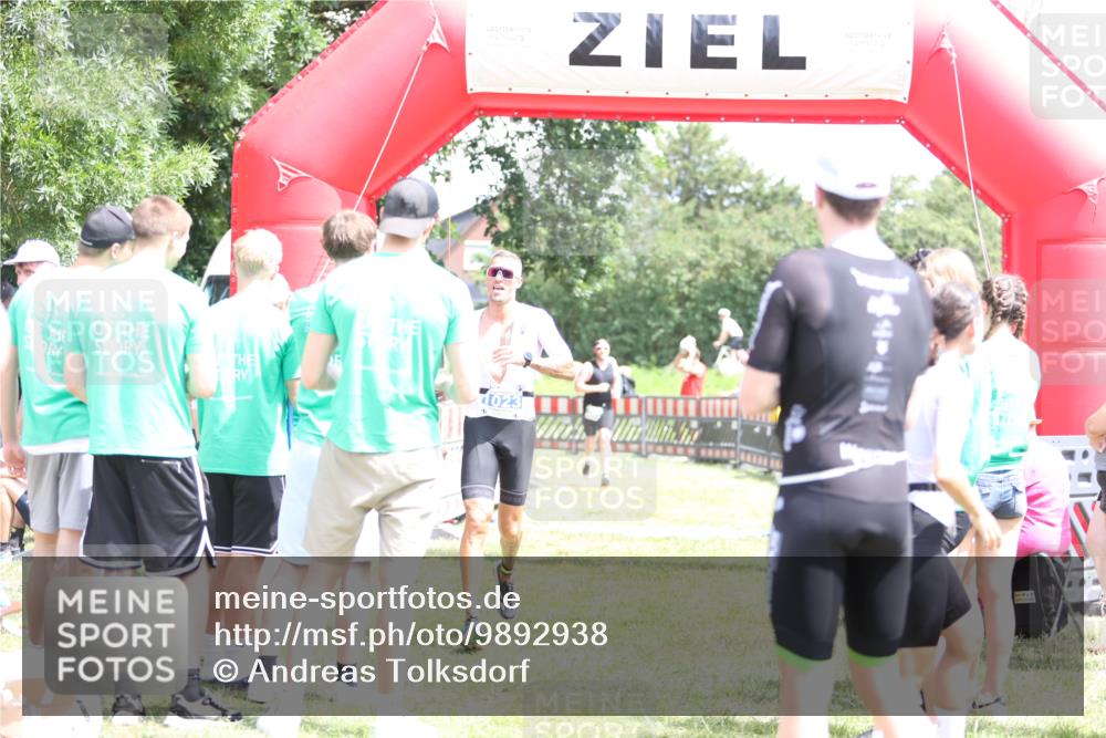 21.06.2026 - 29. Vierlanden-Triathlon Andreas Tolksdorf http://msf.ph/oto/9892938 21.06.2026 13:53:05 Ziel 752, 1023, 752, 1023 meine-sportfotos.de