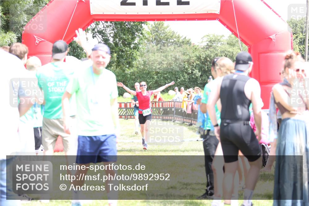 21.06.2026 - 29. Vierlanden-Triathlon Andreas Tolksdorf http://msf.ph/oto/9892952 21.06.2026 13:53:17 Ziel 861, 1036, 1052, 861, 1036, 1052 meine-sportfotos.de