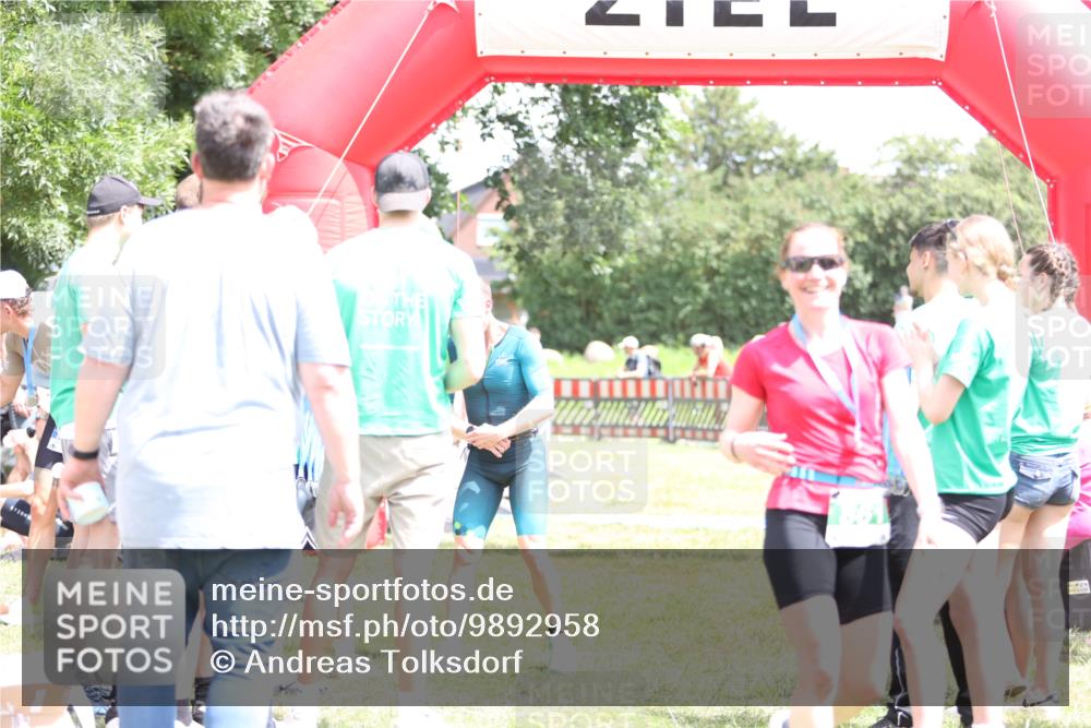 21.06.2026 - 29. Vierlanden-Triathlon Andreas Tolksdorf http://msf.ph/oto/9892958 21.06.2026 13:53:22 Ziel 861, 1036, 1052, 861, 1036, 1052 meine-sportfotos.de
