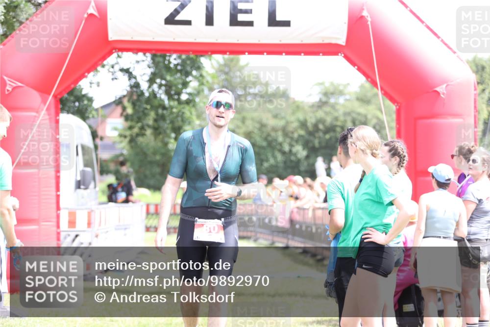 21.06.2026 - 29. Vierlanden-Triathlon Andreas Tolksdorf http://msf.ph/oto/9892970 21.06.2026 13:54:13 Ziel 871, 1048, 871, 1048 meine-sportfotos.de