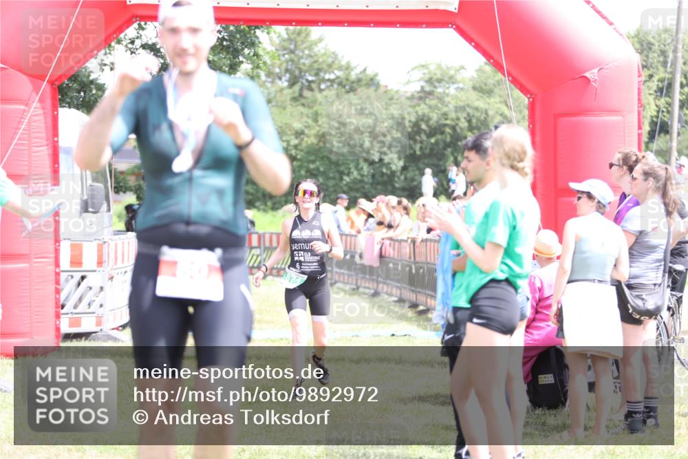 21.06.2026 - 29. Vierlanden-Triathlon Andreas Tolksdorf http://msf.ph/oto/9892972 21.06.2026 13:54:14 Ziel 871, 1048, 871, 1048 meine-sportfotos.de