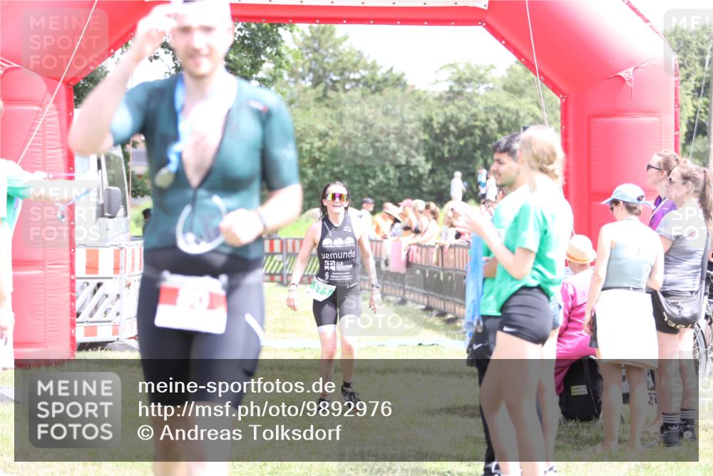 21.06.2026 - 29. Vierlanden-Triathlon Andreas Tolksdorf http://msf.ph/oto/9892976 21.06.2026 13:54:15 Ziel 871, 1048, 871, 1048 meine-sportfotos.de