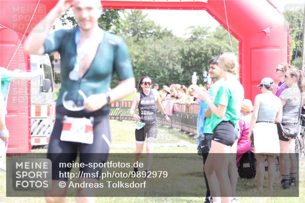 21.06.2026 - 29. Vierlanden-Triathlon Andreas Tolksdorf http://msf.ph/oto/9892979 21.06.2026 13:54:15 Ziel 871, 1048, 871, 1048 meine-sportfotos.de