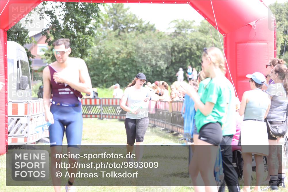 21.06.2026 - 29. Vierlanden-Triathlon Andreas Tolksdorf http://msf.ph/oto/9893009 21.06.2026 13:54:30 Ziel 905, 1067, 905, 1067 meine-sportfotos.de