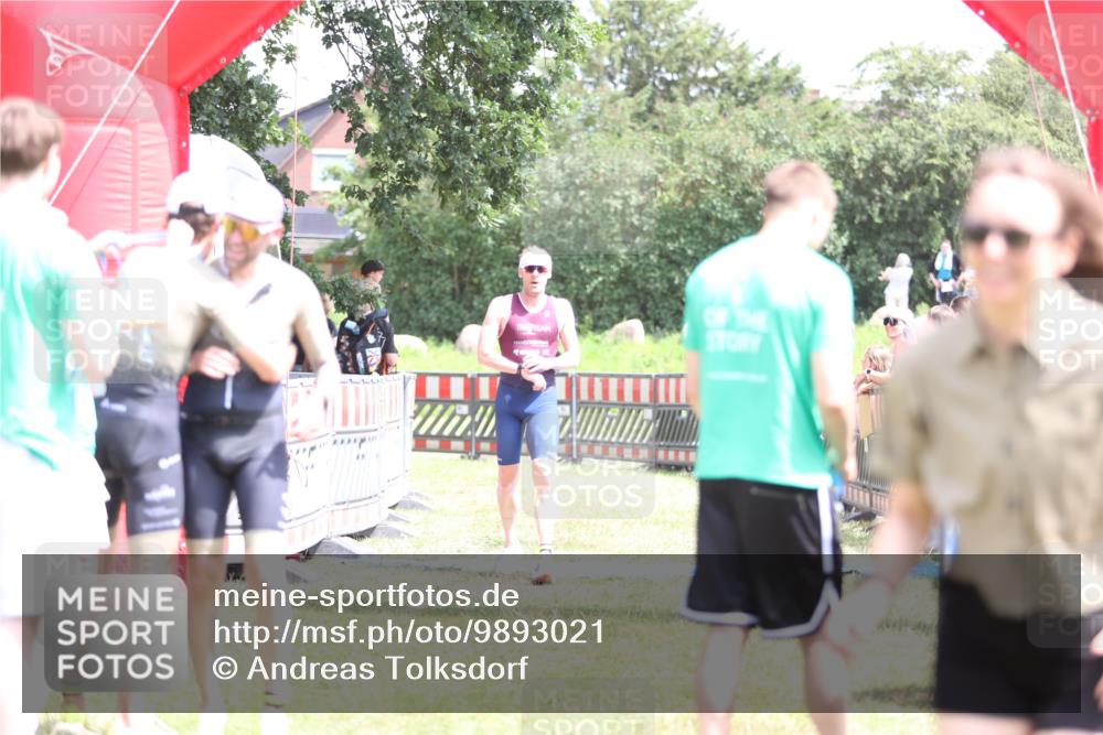 21.06.2026 - 29. Vierlanden-Triathlon Andreas Tolksdorf http://msf.ph/oto/9893021 21.06.2026 13:54:43 Ziel 1042, 1067, 1085, 1042, 1067, 1085 meine-sportfotos.de