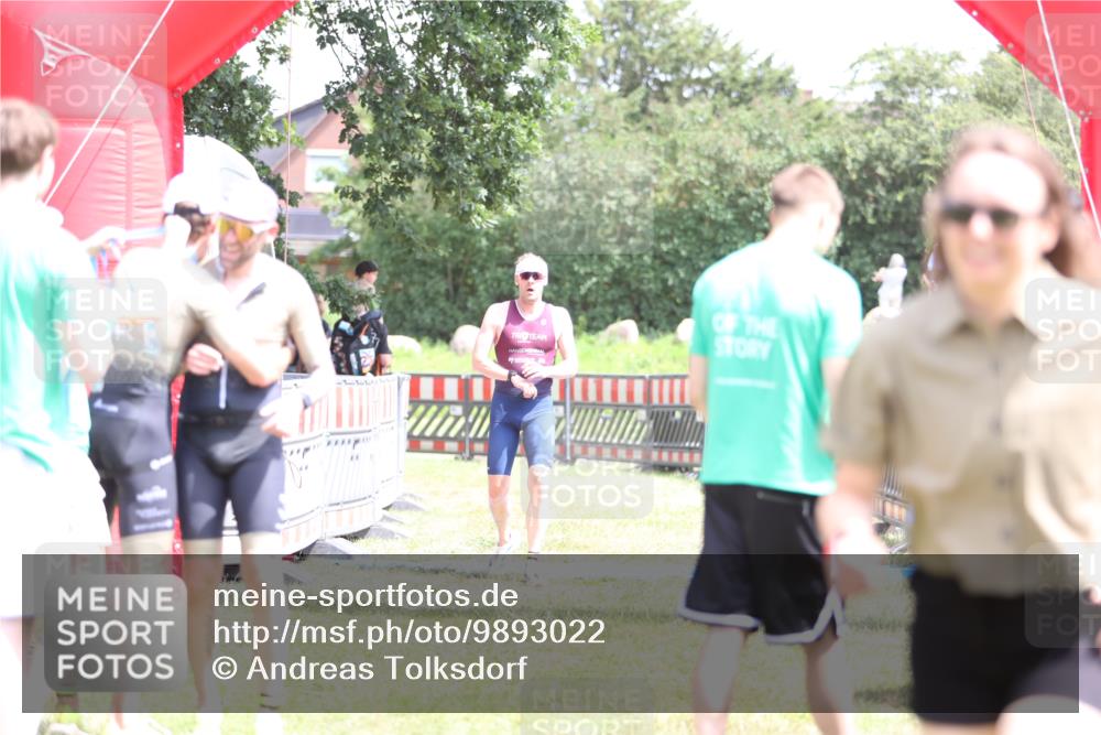 21.06.2026 - 29. Vierlanden-Triathlon Andreas Tolksdorf http://msf.ph/oto/9893022 21.06.2026 13:54:43 Ziel 1042, 1067, 1085, 1042, 1067, 1085 meine-sportfotos.de