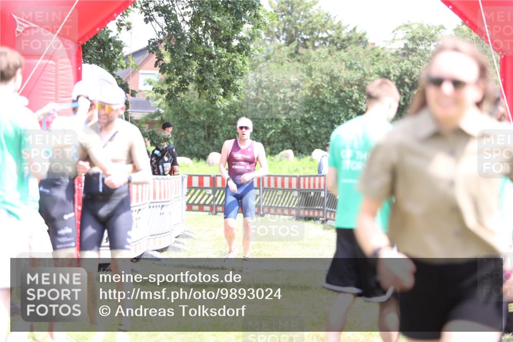 21.06.2026 - 29. Vierlanden-Triathlon Andreas Tolksdorf http://msf.ph/oto/9893024 21.06.2026 13:54:43 Ziel 1042, 1067, 1085, 1042, 1067, 1085 meine-sportfotos.de