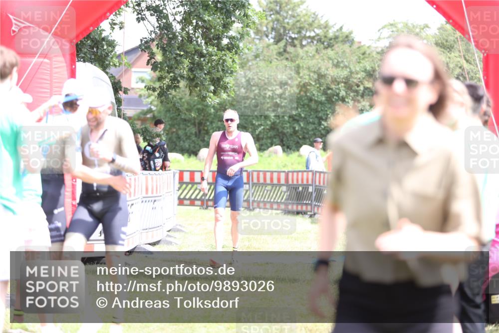 21.06.2026 - 29. Vierlanden-Triathlon Andreas Tolksdorf http://msf.ph/oto/9893026 21.06.2026 13:54:43 Ziel 1042, 1067, 1085, 1042, 1067, 1085 meine-sportfotos.de