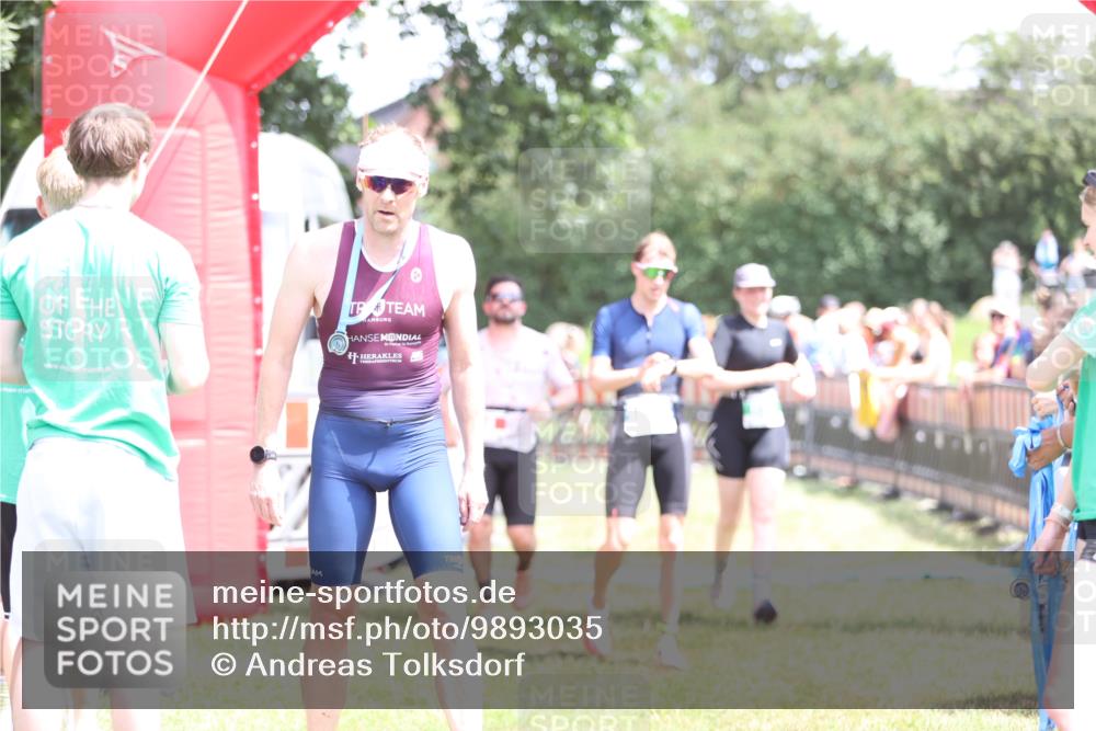21.06.2026 - 29. Vierlanden-Triathlon Andreas Tolksdorf http://msf.ph/oto/9893035 21.06.2026 13:54:57 Ziel 18, 831, 1085, 18, 831, 1085 meine-sportfotos.de